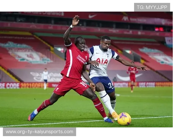 利雅得新月外援组合大放异彩，利雅得新月队