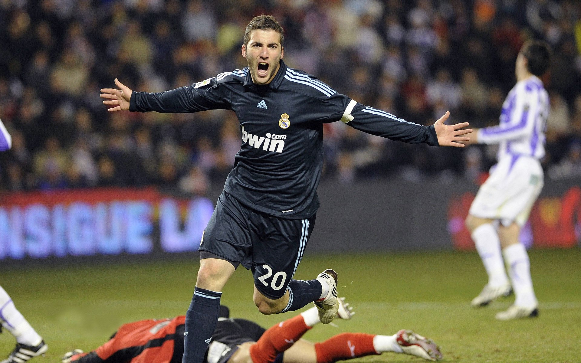 卡拉格：对阿诺德离开感到失望，利物浦已是英超银河战舰，卡拉格c罗