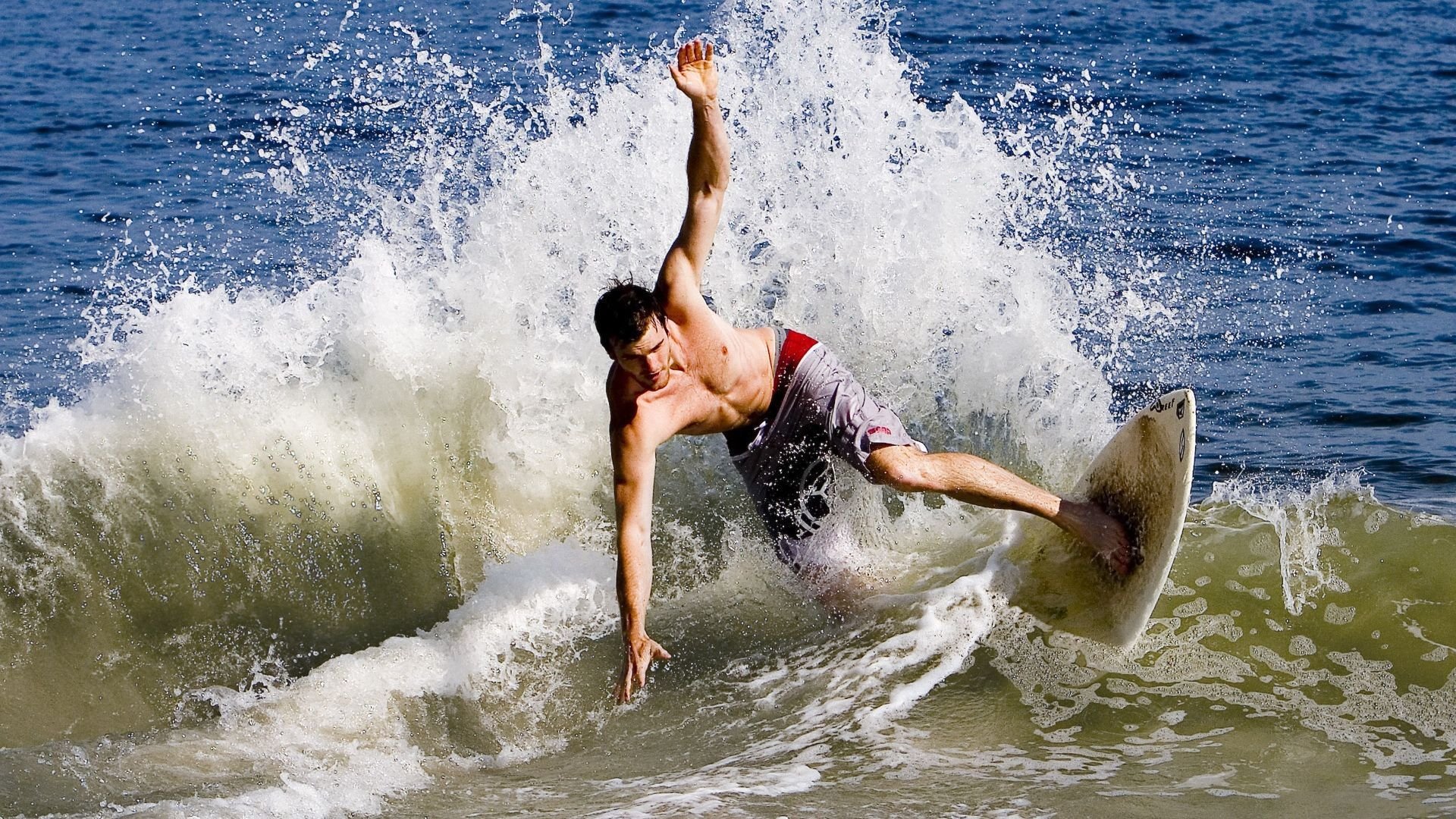 曼城4-1战胜多特蒙德，福登梅开二度再创辉煌，曼城foden